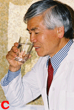sequence1.3.gif (26593 bytes)