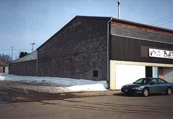Property extends approximately 25' back for additional customer parking.